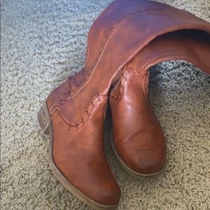 Brown boots